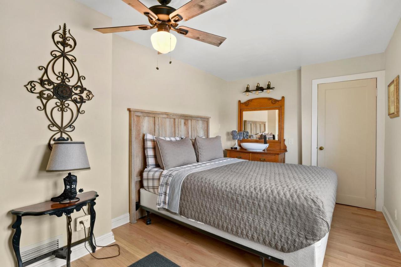 Garden City House With Hot Tub Colorado Springs Esterno foto