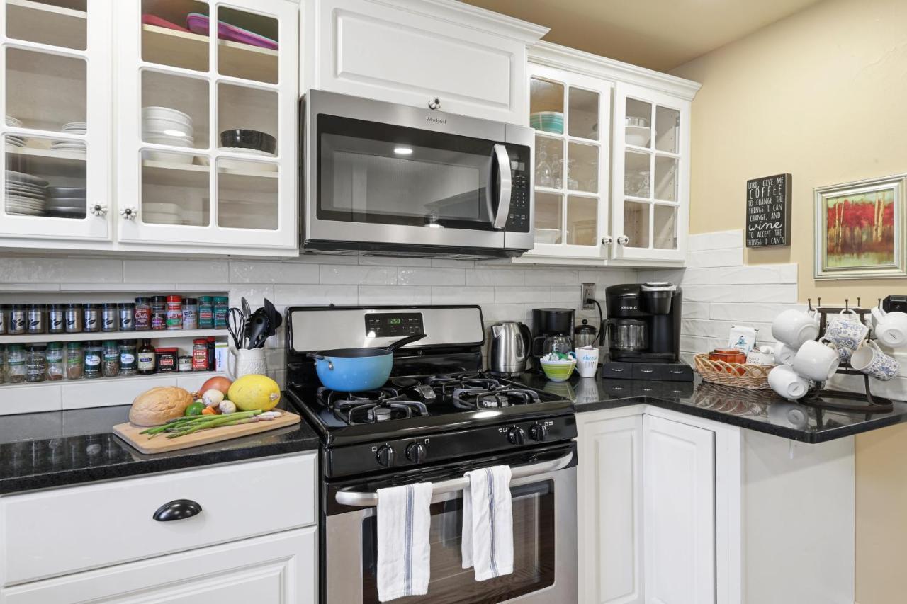 Garden City House With Hot Tub Colorado Springs Esterno foto