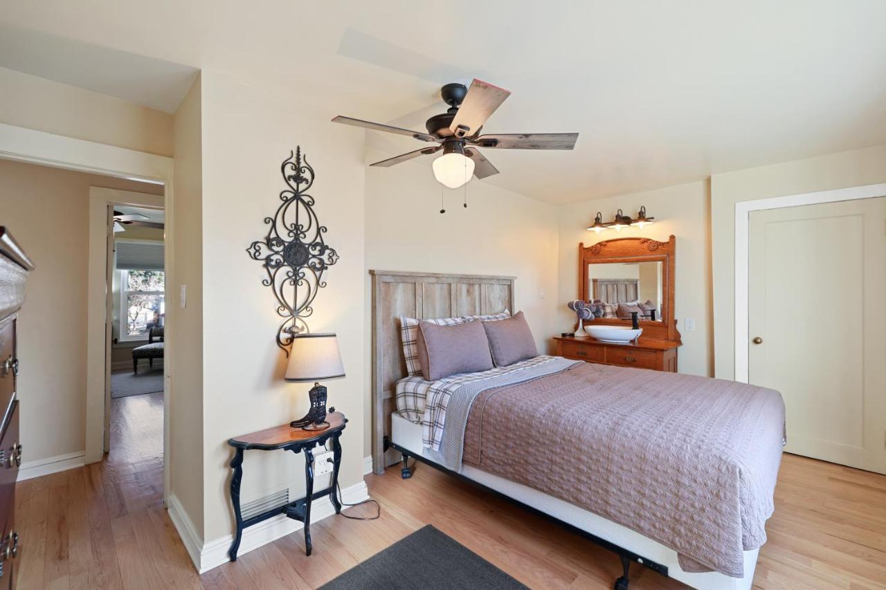 Garden City House With Hot Tub Colorado Springs Esterno foto